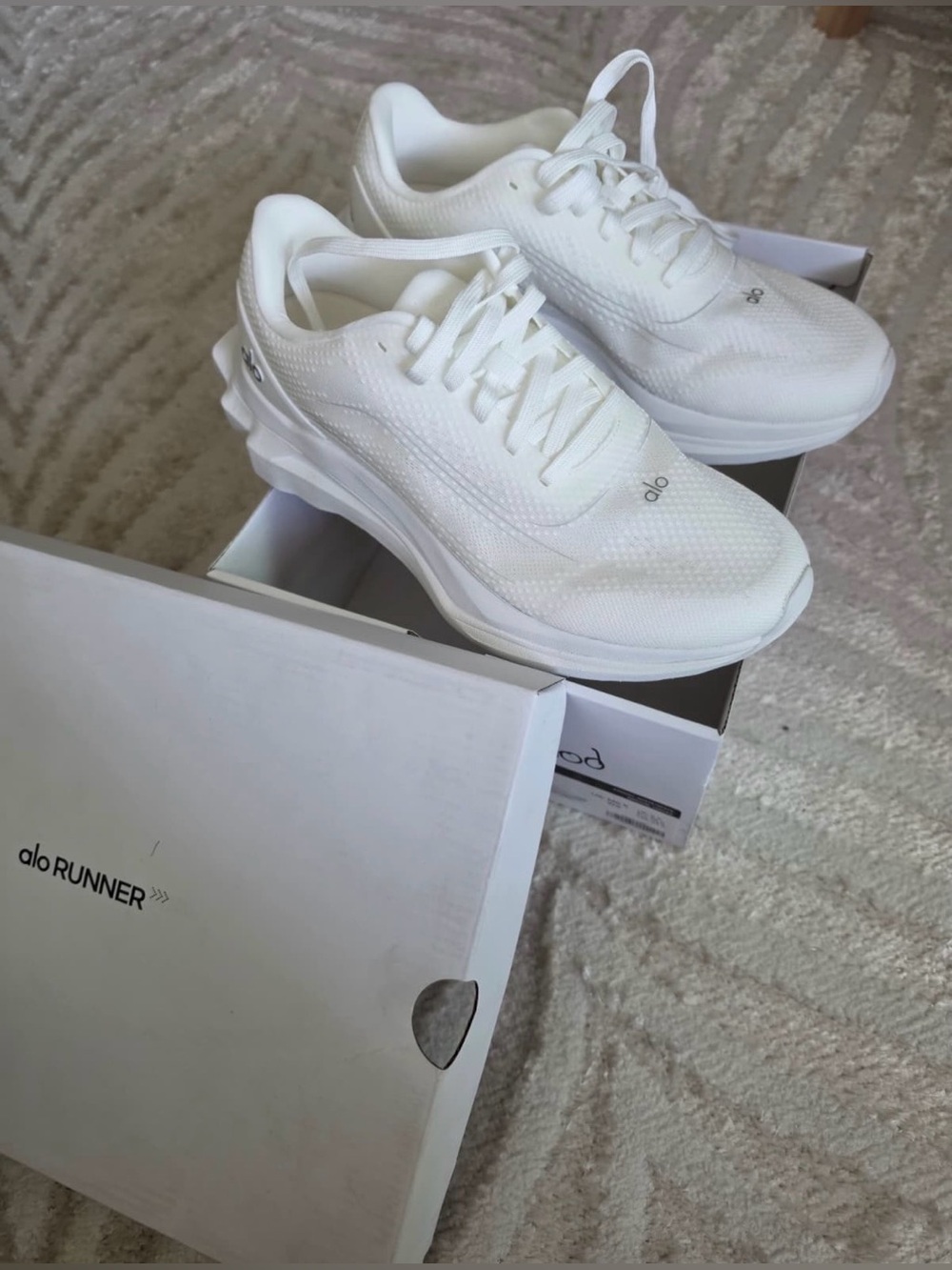 ALO Yoga Women’s Runner Sneakers in White